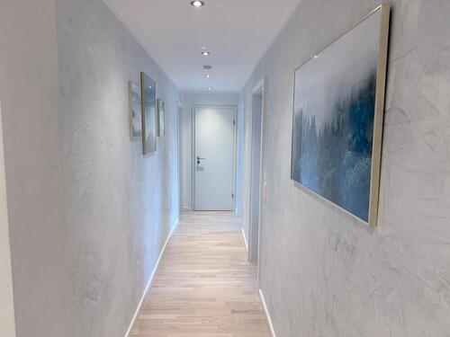 Foto - Hochwertig renovierte 3-Zimmerwohnung mit TG, Aufzug & Balkon