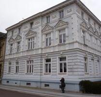 Sehr schöne helle 2 Raum Wohnung in denkmalgeschütztem Haus - Burg