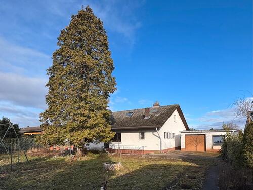 Foto - Freistehendes Einfamilienhaus mit Doppelgarage