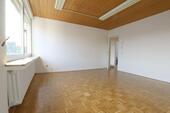 Foto - ca. 30,35 m² helle BÜROFLÄCHE mit Parkett für 8,75€m² + Abstellr