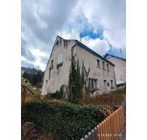 Kleines Grundstück 299 m² mit altem Haus , Abriss oder Sanierung - Pottenstein