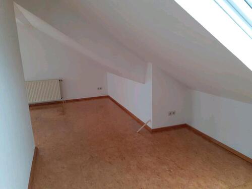 Foto - Dachgeschosswohnung für 2er WG zu vermieten!
