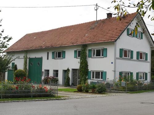 Foto - Liebevolles Bauernhaus mit 400 qm² Ausbaupotenzial als WGH