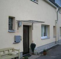 Ruhige helle 4-Zi.-Whg. Terrasse + eigener Hauseingang + Carport - Lübeck Kücknitz