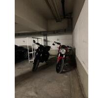 Kleiner Tiefgaragenstellplatz Abbachstr. Moosach Beschreibung! - München