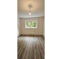 Umfangreich renoviert! 2-Zimmer-Wohnung mit modernem Bad! - Essen Stadtbezirk IV