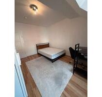 ‏WG Zimmer in 2 WG Zimmer - 500,00&nbsp;EUR Kaltmiete, ca.&nbsp; 52,00&nbsp;m&sup2; in Nürnberg (PLZ: 90480) Zerzabelshof