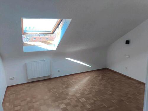 Foto - 2 Zimmer Dachgeschoßwohnung zur Miete in Esslingen am Neckar