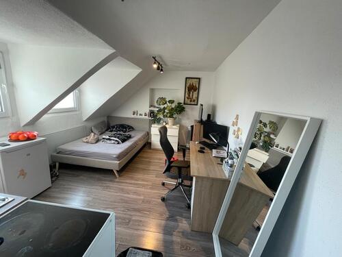 Foto - 1 Zimmer Dachgeschoßwohnung zur Miete in Duisburg