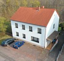 Freistehendes Zweifamilienhaus mit großem Grundstück - Völklingen