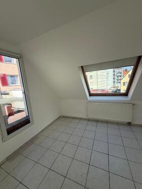 Foto - Wohnung mit 6 Zimmer - 2.500,00&nbsp;EUR Kaltmiete, ca.&nbsp; 150,00&nbsp;m&sup2;