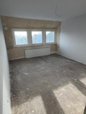 Foto - Erstbezug nach Sanierung – Moderne 3-Zimmer-Dachgeschosswohnung