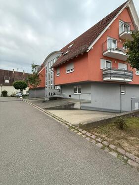 Foto - Klein aber fein: 2 Zimmer-EG-Wohnung mit Terrasse + 2 Stellplätze