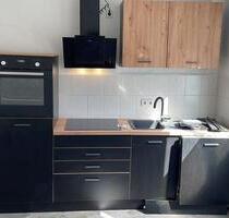 Zentrale freundliche 2-Raum Wohnung mit Einbauküche - Burg