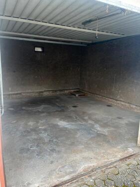 Foto - Sichere Garage in abgeschlossener Hofanlage zu vermieten.