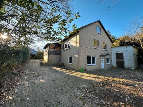 Foto - 2,5-Zimmer-Wohnung mit Garten und zwei Stellplätze, möbliert