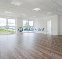 Zur Miete: Großzügige und flexible Gewerbefläche in Hage!