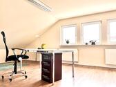 Foto - Arbeiten mit Blick in die Weinberge in Remshalden Grunbach