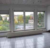 Schöne helle Dachgeschosswohnung in Mittelmeiderich - Duisburg