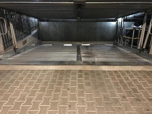 Foto - Tiefgaragenplatz in München-Sendling zu vermieten - Ab 01.01.2026