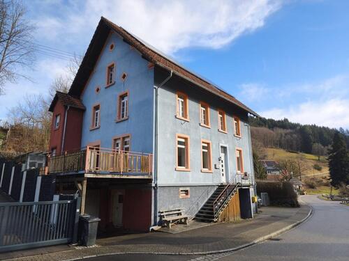 Foto - Teilrestauriertes Wohnhaus von 1883 mit 2 separaten Wohneinheiten