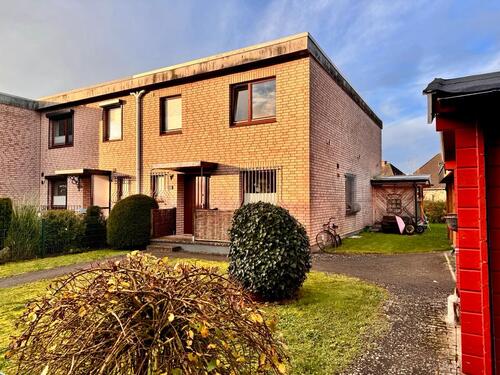 Foto - Endreihenhaus mit Doppelcarport und Garage