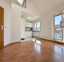 Sofort einziehen: Galeriewohnung mit Balkon, Einbauküche & Tiefgarage - Rathenow