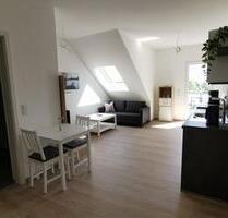 2-Zimmer-Wohnung, inkl. Einbauküche, Balkon, Aufzug, Dachboden - Waldeck