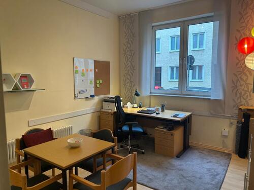 Foto - Kleines Büro in Schwabing zur Untermiete bis 31.12.2026