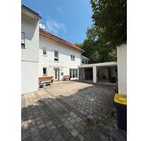 Idyllische Doppelhaushälfte mit Einliegerwohnung - Reutlingen Sondelfingen