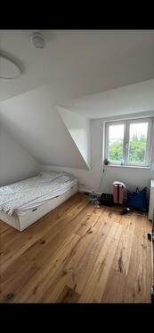 Foto - 1 Zimmer Dachgeschoßwohnung zur Miete in Stuttgart
