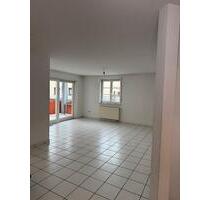 EG Wohnung 77 qm 3 Zimmer Küche Bad Abstellkammer Balkon - Erzhausen