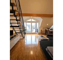 Stilvolle, helle 2,5-Zi.-Maisonette mit Galerie, Dachterrasse und - Unterschleißheim