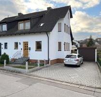 Doppelhaushälfte Haus mit kl. Garten und Garage in Nabburg