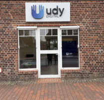 Top Lage direkt am Anfang der Bahnhofstr. Wedel | Provisionsfrei