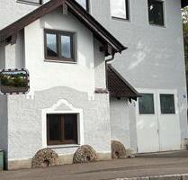 Große, helle Werkhalle mit Büro und Lager - Feldkirchen-Westerham