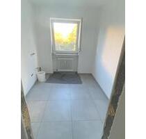 Helle 3 Zimmer Wohnung , 2 Balkone + Tiefgarage, kernsaniert - Weinheim