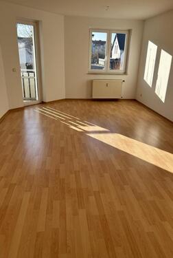 Foto - Schnell sein: Balkon und Wohnküche!