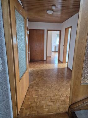 Foto - Teil-Möblierte,4-Zimmerwohn 90m² Überdachte Terasse Garage