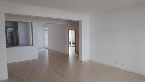 Foto - 3,5-Zi.wohnung mit 2 Balkonen und Sicht auf Neckar u. Wasen