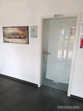 Foto - Büroräume mit Parkplätze im Gewerbegebiet