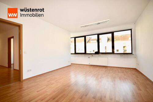 Foto - +++ Helles Büro im 3. OG mit Fahrstuhl in bester Innenstadtlage +++