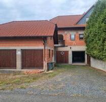 Zweifamilienhaus mit Garagen - 285.000,00&nbsp;EUR Kaufpreis, ca.&nbsp; 240,00&nbsp;m&sup2; in Neustadt (Hessen) (PLZ: 35279)