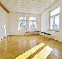 Stilvolle Wohnung mit Parkettboden und zwei Bädern - Köthen (Anhalt)