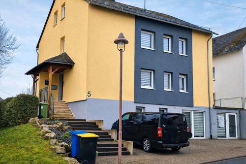 Foto - Attraktives Mehrfamilienhaus mit 3 Wohneinheiten und Gewerbe