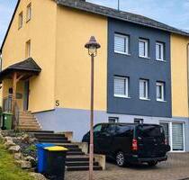 Attraktives Mehrfamilienhaus mit 3 Wohneinheiten und Gewerbe - Kirchberg (Hunsrück)