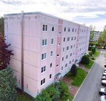 Charmante 2-Raumwohnung mit Balkon in ruhiger Lage, ab sofort vermietbar - Bernsdorf