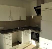 Lichtdurchflutete 77 qm 2 Zimmer-Wohnung 1 OG mit Dachterrasse - Bodenwerder