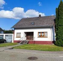 Freistehendes Einfamilienhaus mit großem Garten - Gusenburg