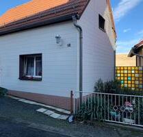 Haus 60m² mit kleinem Grundstück Nähe Radeburg zum Selbstausbau